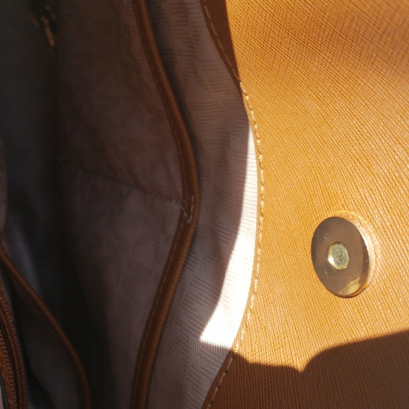 Mk purse - Picture 4 of 4